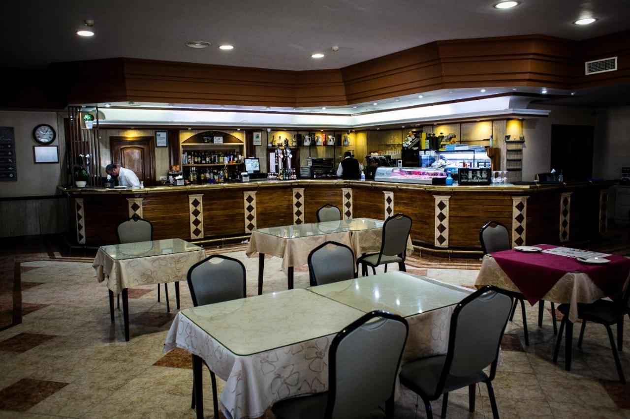 Hostal Restaurante El Paso Bailén Eksteriør billede